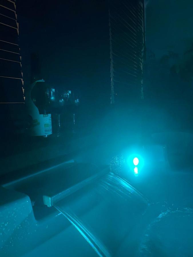 Love Space Sensory Spa & Relax Suite Santa Maria delle Mole 外观 照片
